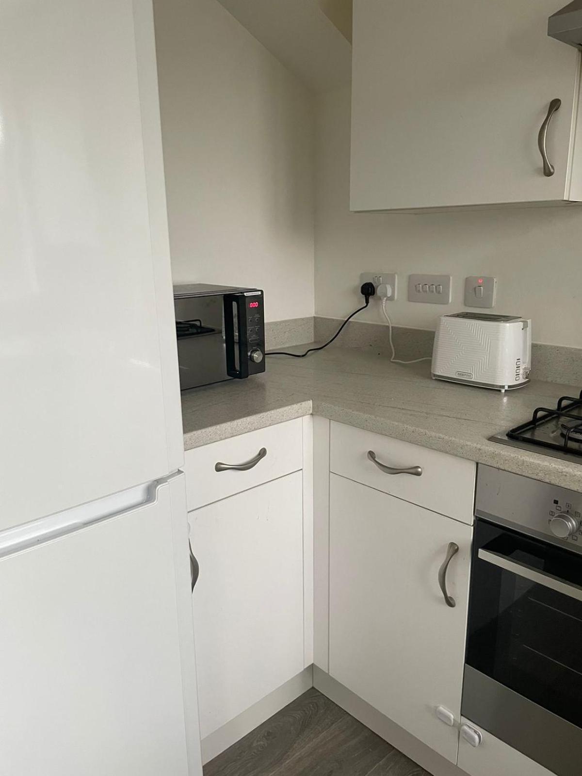Village House St Mellons - Close To A48 And M4 Cardiff Exteriör bild